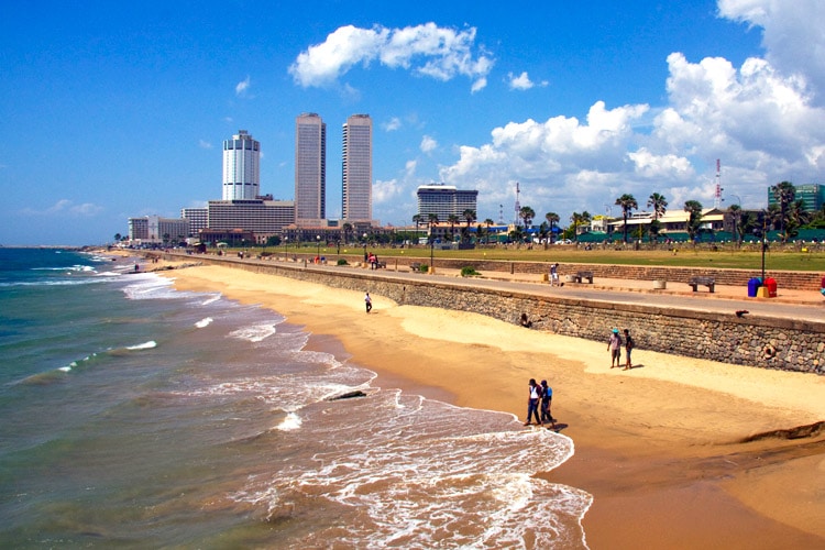 sri-lanka-christi-tours-sri-lanka-day-tours-colombo-galle-face-green